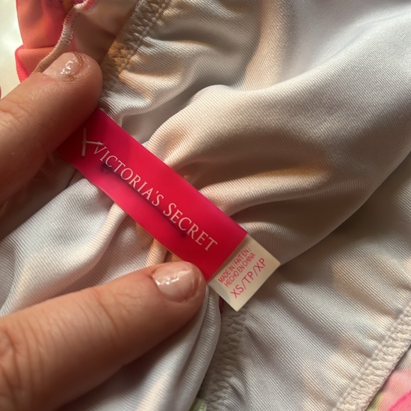 Victoria’s Secret • Floral Bandeau Swim Set - Picture 5 of 5